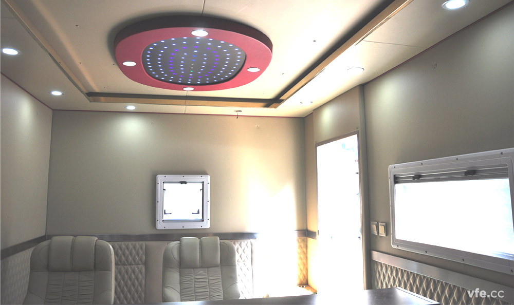 移動式高壓電機能效計量檢測平臺內(nèi)部實景 移動式高壓電機能效計量檢測平臺內(nèi)部實景