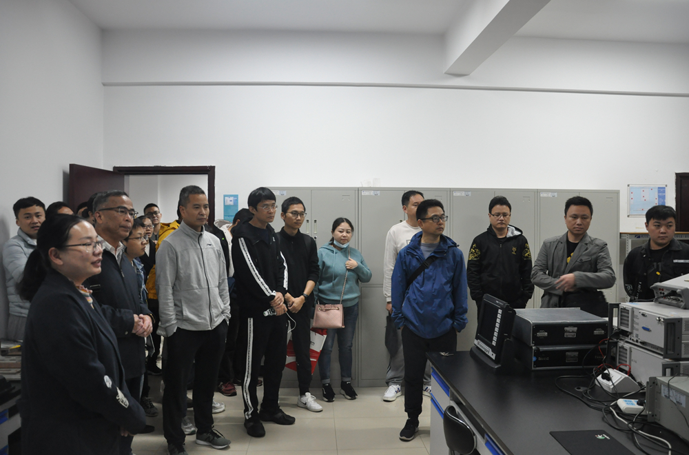 聯(lián)學(xué)聯(lián)創(chuàng)，半床棉被