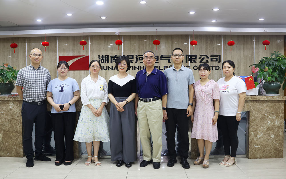 經(jīng)開(kāi)區(qū)人才局領(lǐng)導(dǎo)蒞臨我司指導(dǎo) 經(jīng)開(kāi)區(qū)人才局領(lǐng)導(dǎo)蒞臨我司指導(dǎo)